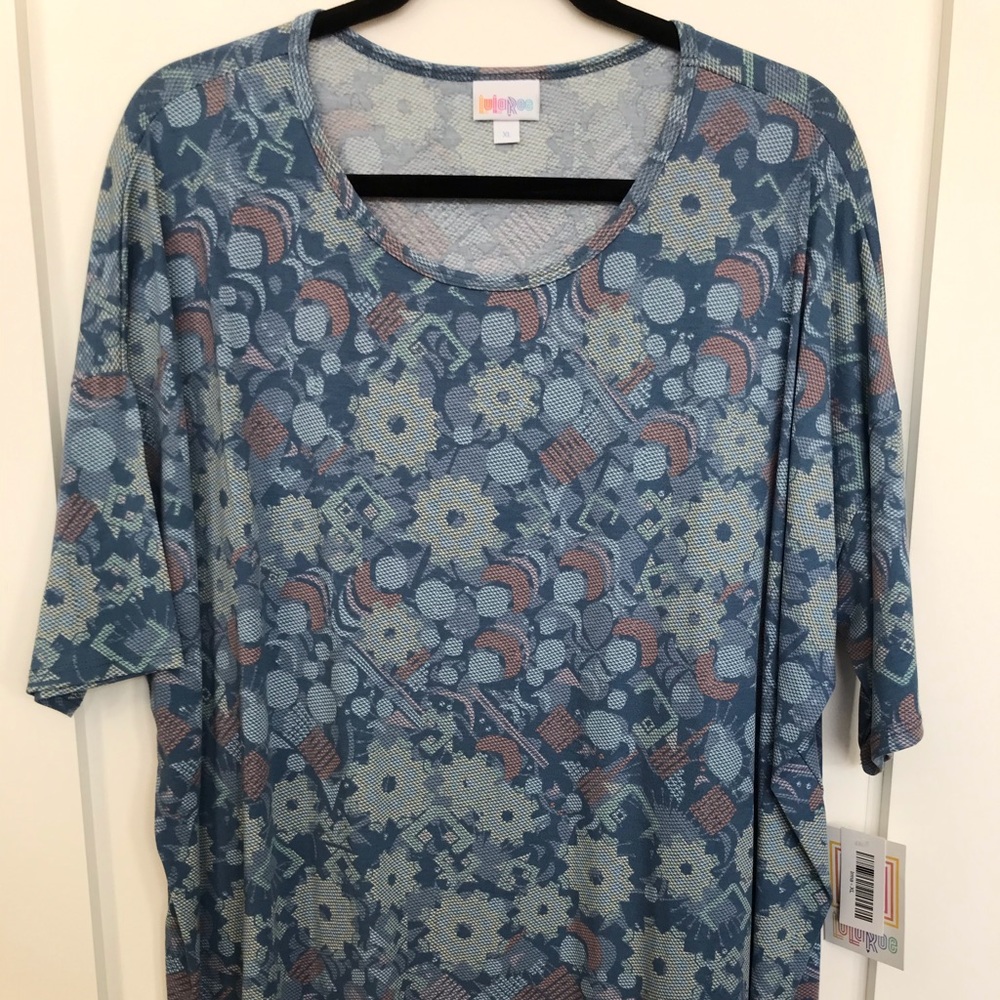 NWT LulaRoe Irma Short Sleeve Tee